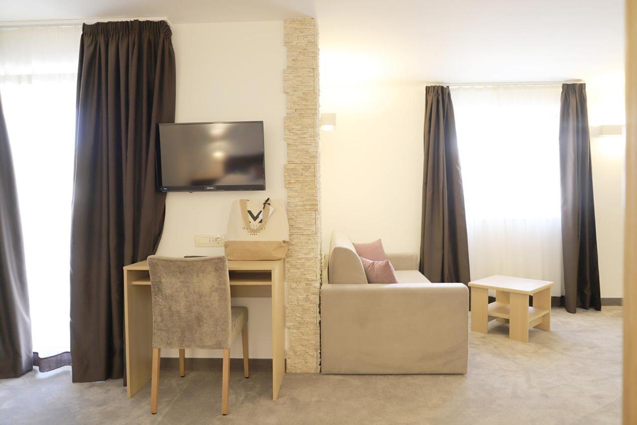 Hotel Villa Margaret Малинска Екстериор снимка