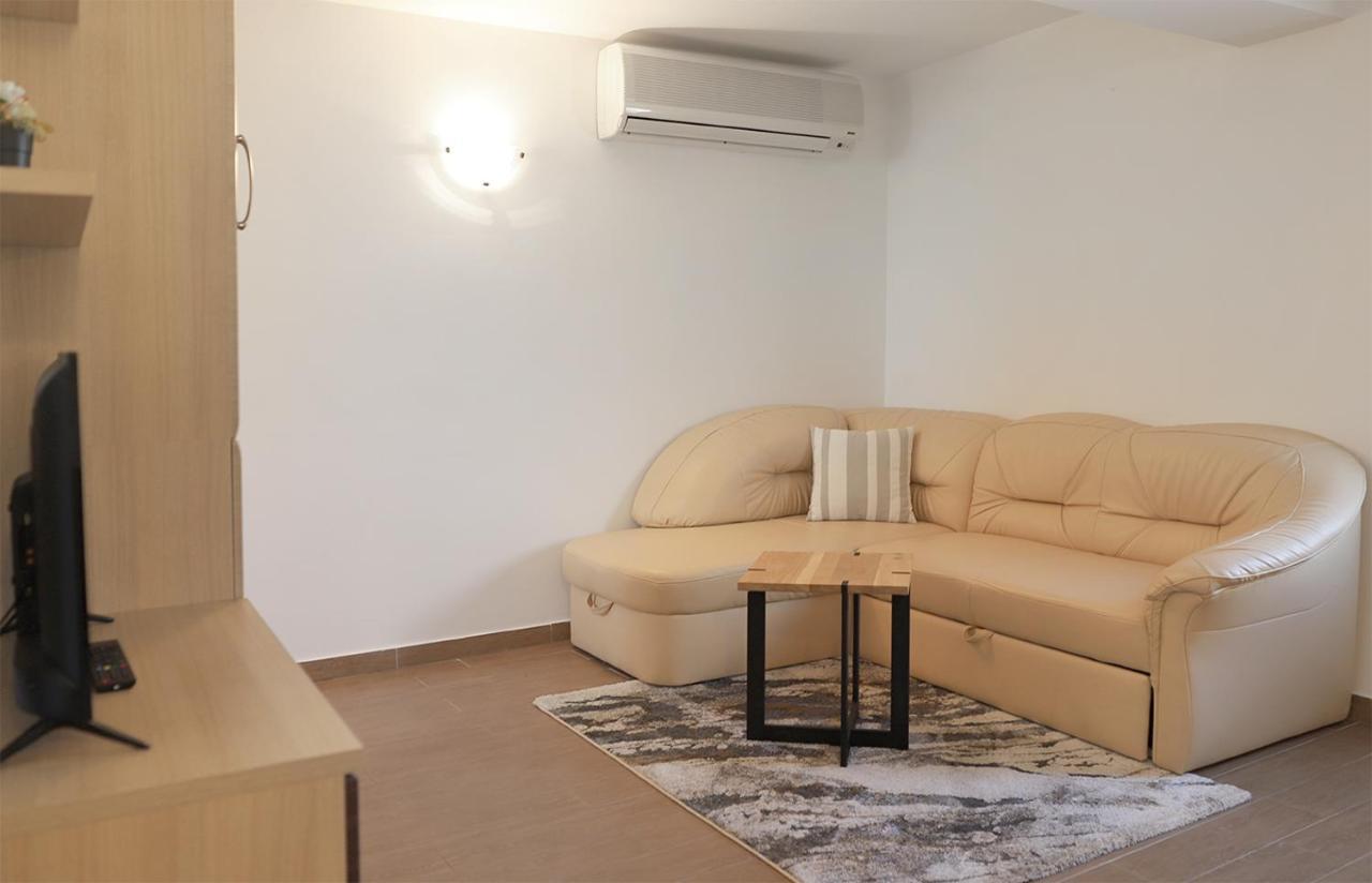 Hotel Villa Margaret Малинска Екстериор снимка