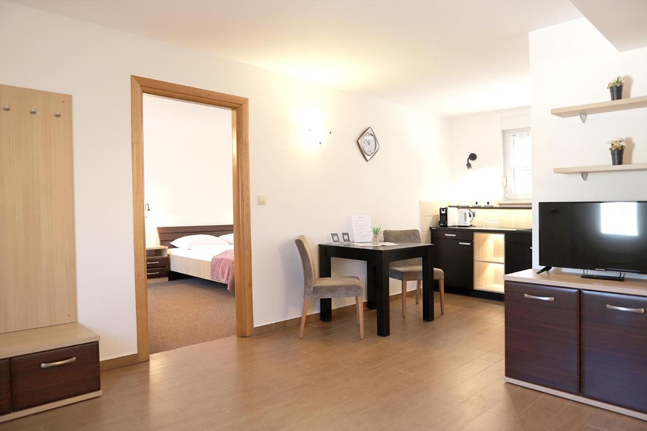 Hotel Villa Margaret Малинска Екстериор снимка