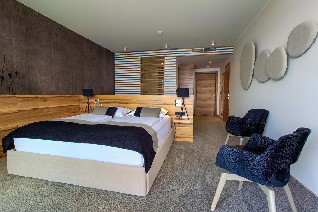 Hotel Villa Margaret Малинска Екстериор снимка