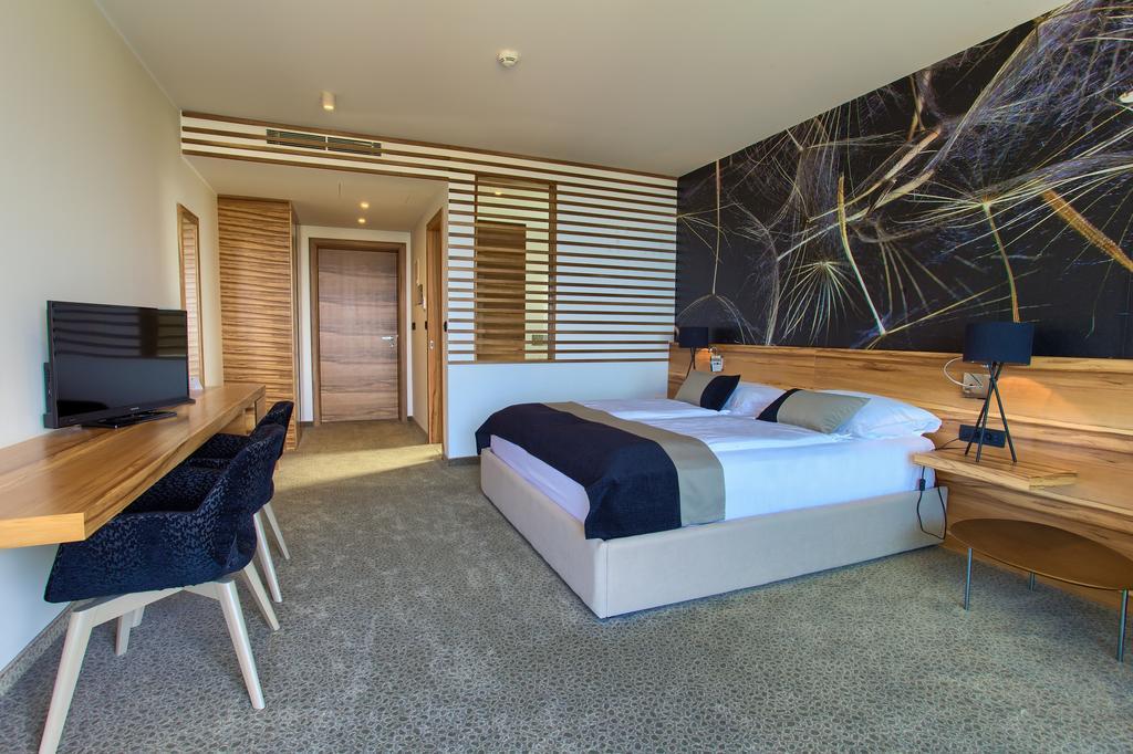 Hotel Villa Margaret Малинска Екстериор снимка