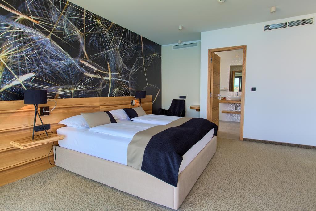 Hotel Villa Margaret Малинска Екстериор снимка