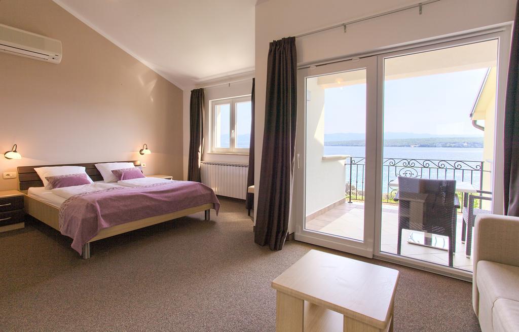 Hotel Villa Margaret Малинска Екстериор снимка