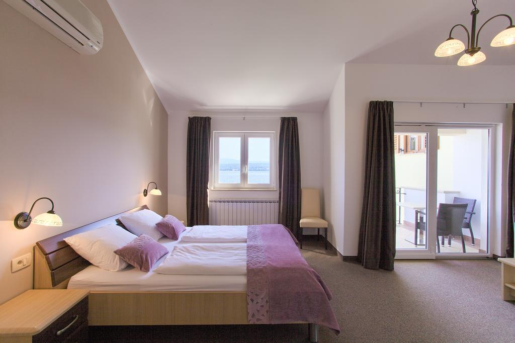 Hotel Villa Margaret Малинска Екстериор снимка