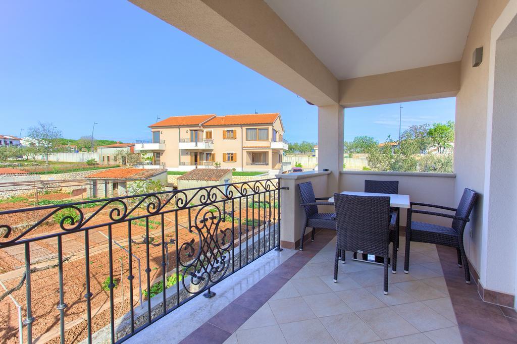 Hotel Villa Margaret Малинска Екстериор снимка